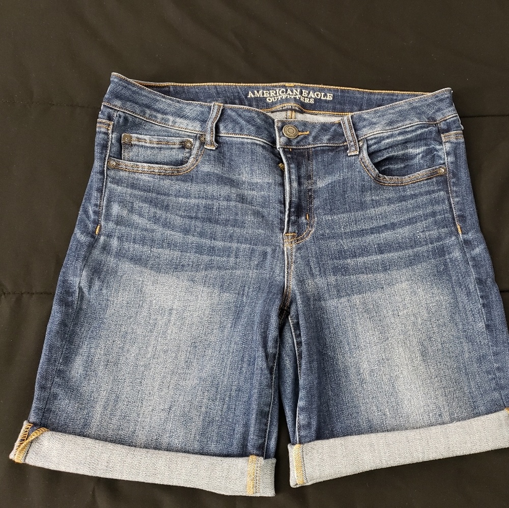 American Eagle Bermuda Shorts